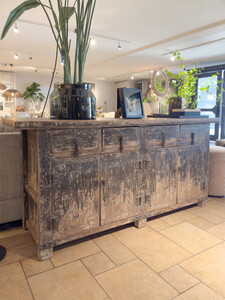 Antiek dressoir verweerde patina