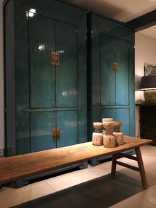 Antique Lacquer cabinet blauw
