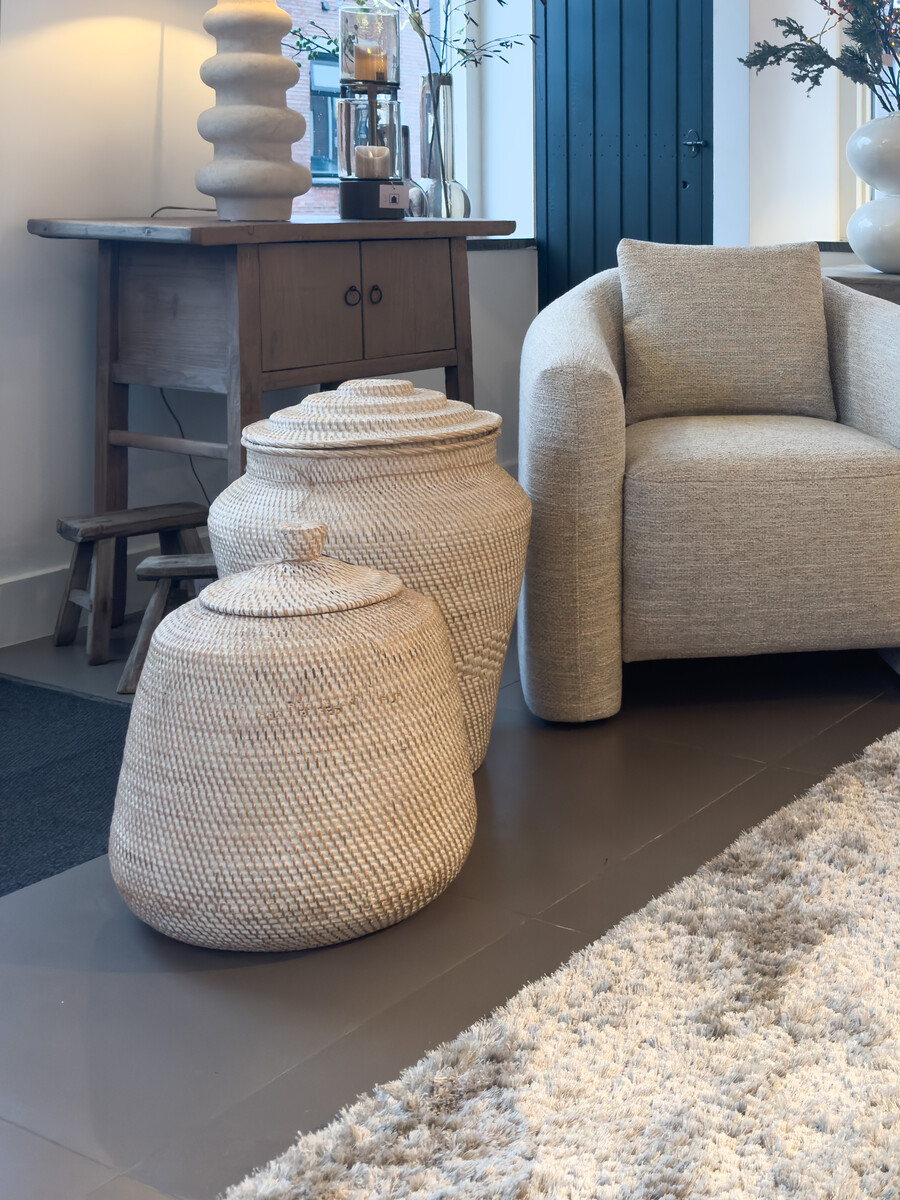 Gevlochten mand met deksel wit geverfd, size M