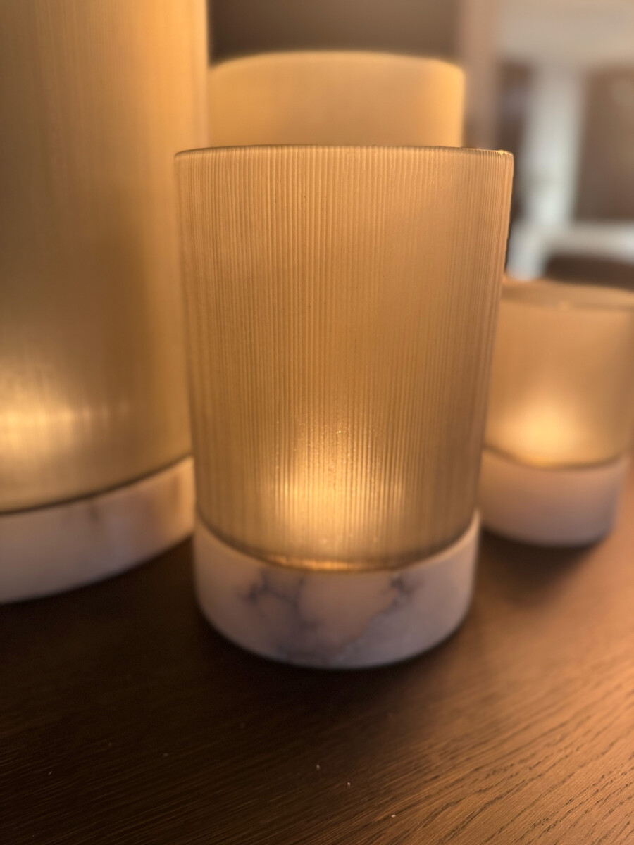 Hurricane ribbel glas en marmer voet