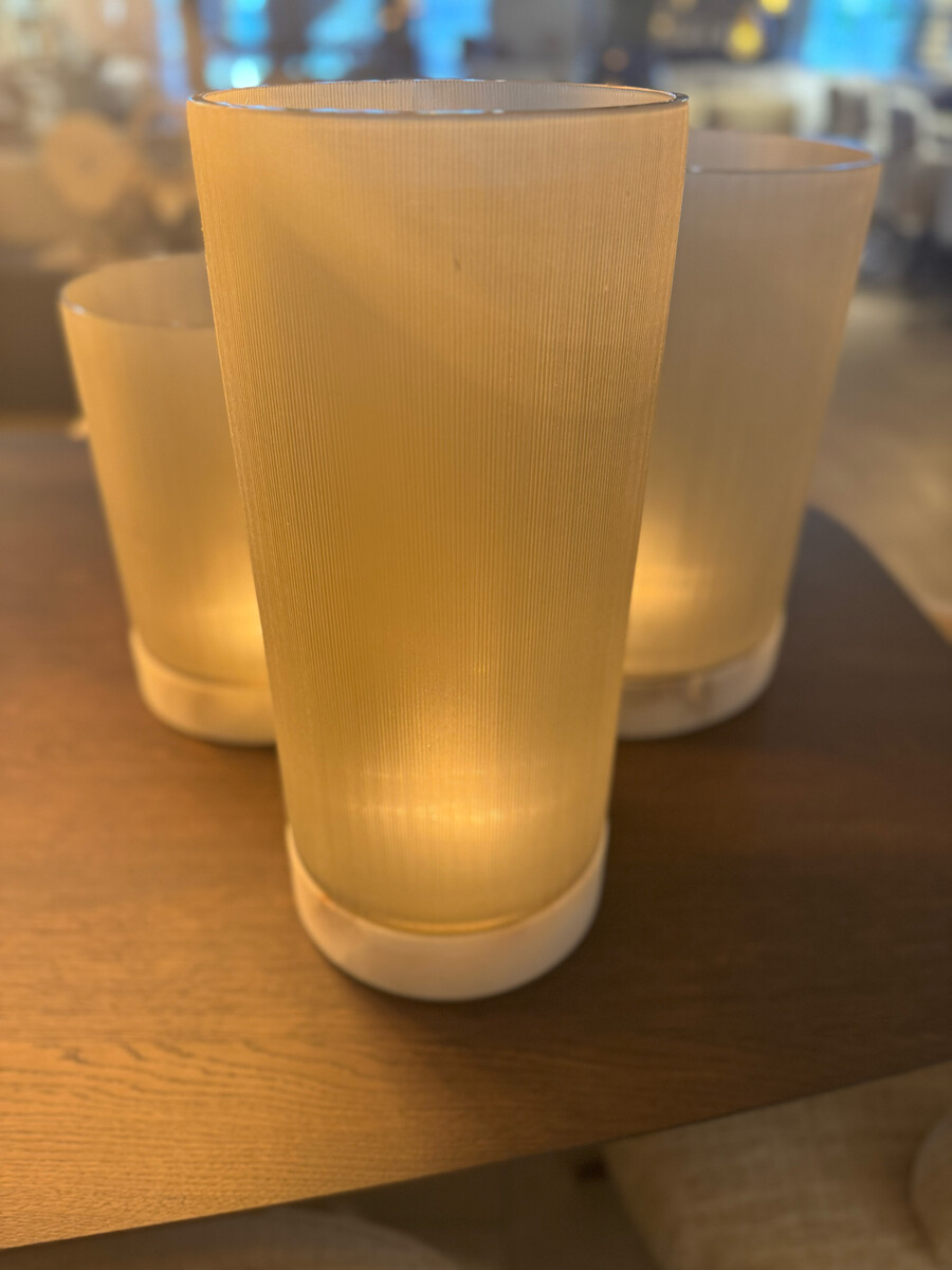 Hurricane ribbel glas en marmer voet