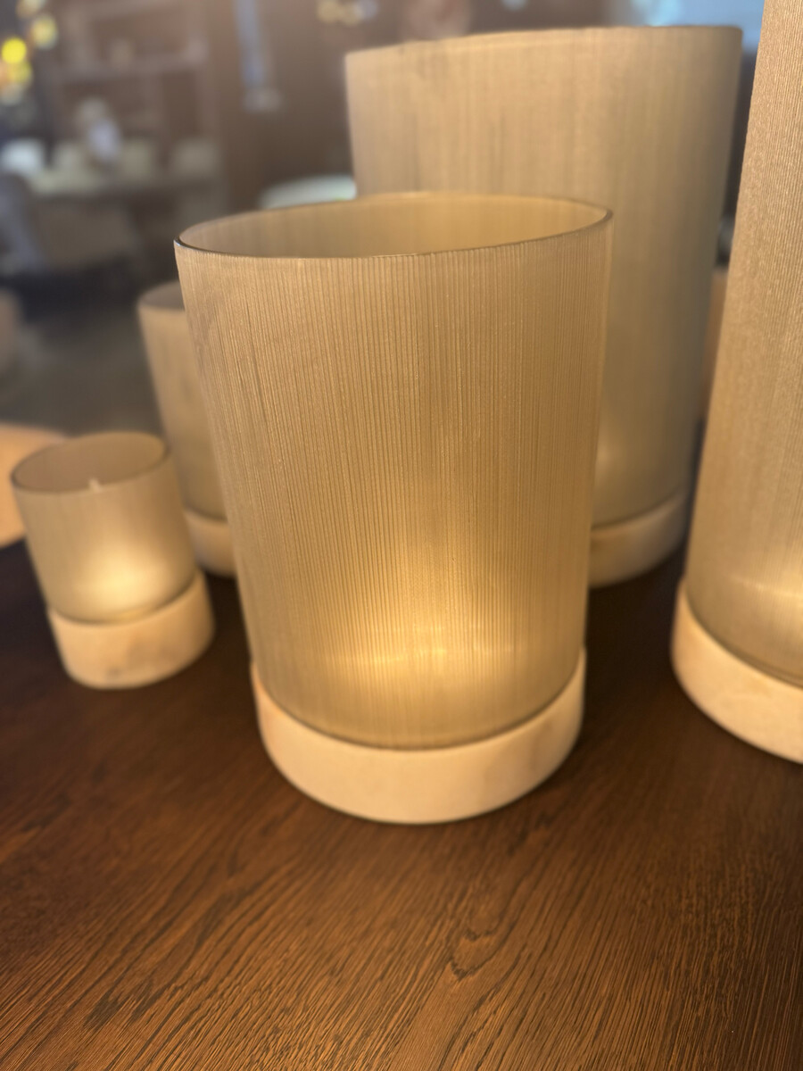 Hurricane ribbel glas en marmer voet