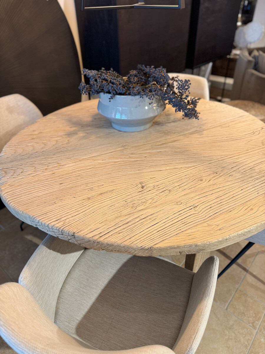 Ronde tafel van massief Iepenhout