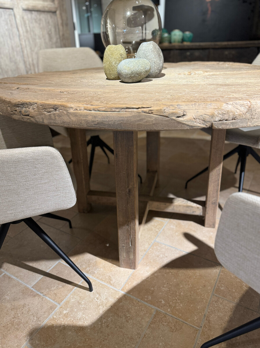 Ronde Tafel Van Massief Iepenhout