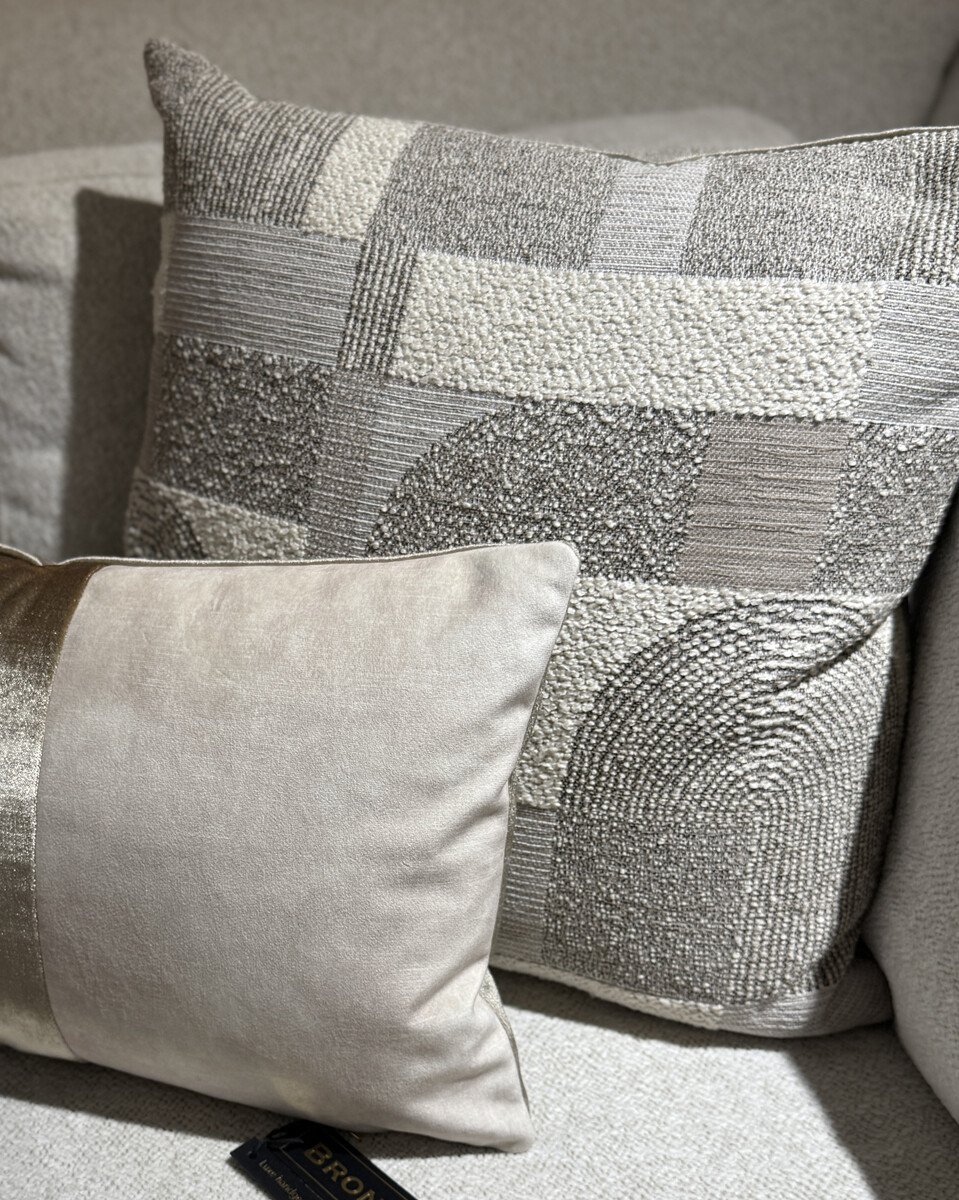 Sierkussen Osaka van Brons