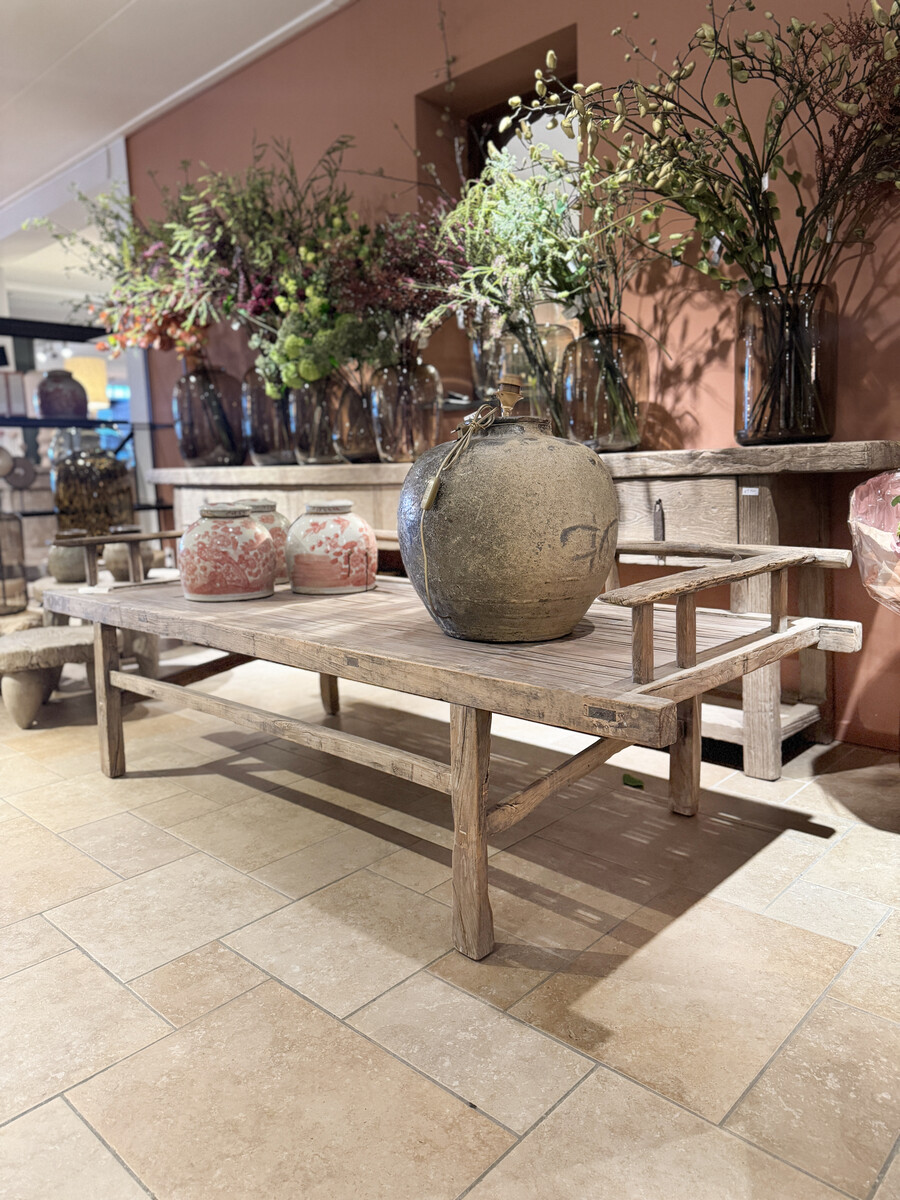 Uniek meubel van olmenhout