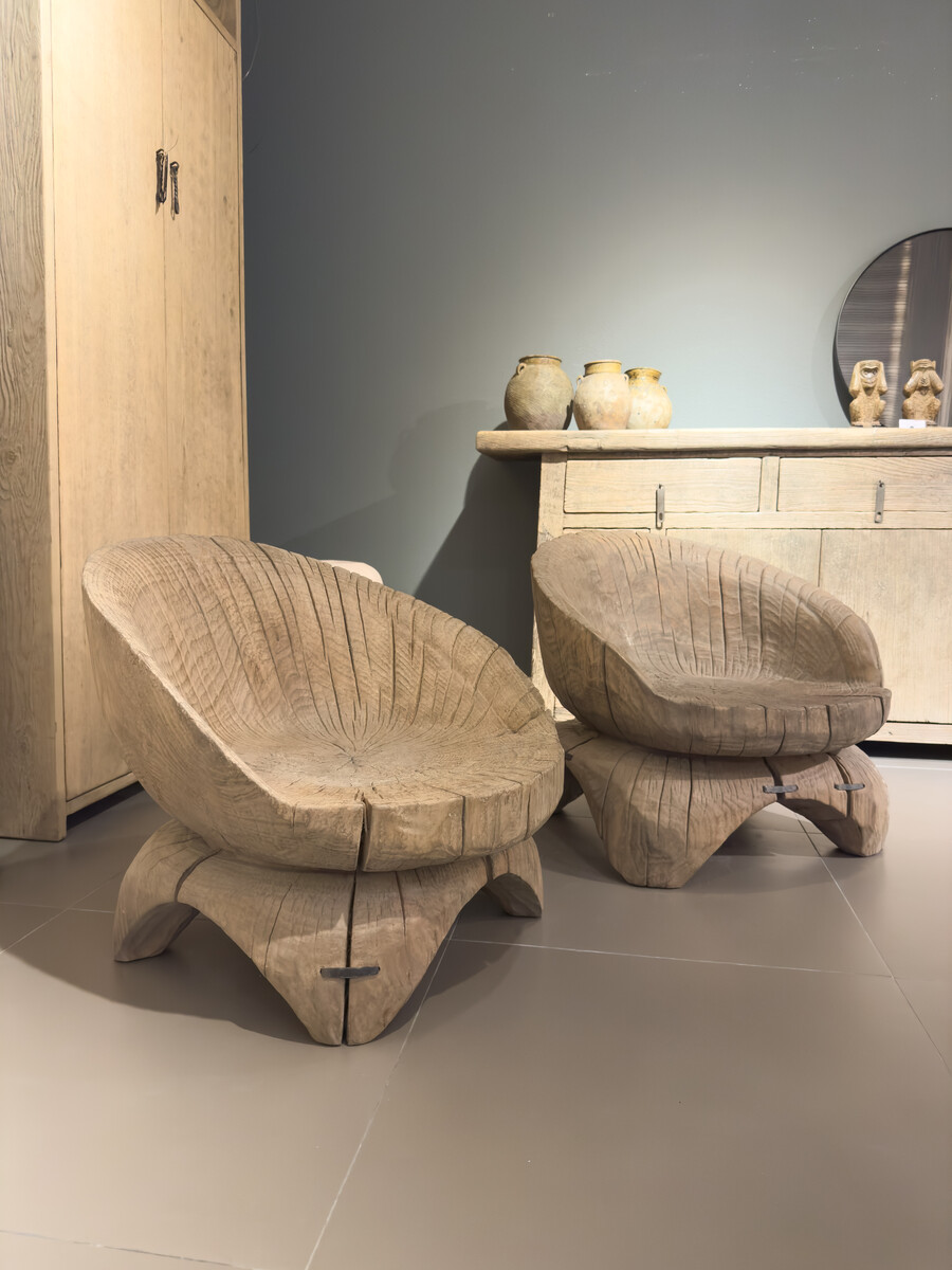 Unieke fauteuils van olmenhout