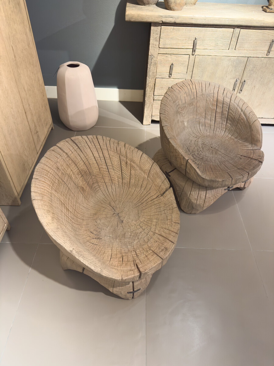Unieke fauteuils van olmenhout